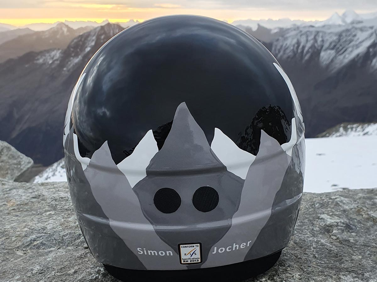 floss-design gestaltet Helm für Simon Jocher, Ski-Rennfahrer