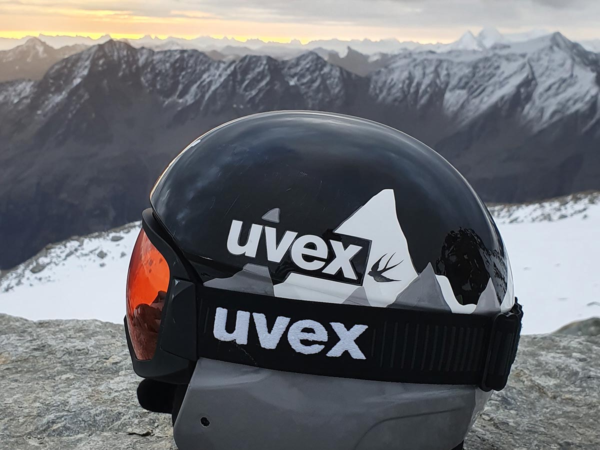 floss-design gestaltet Helm für Simon Jocher, Ski-Rennfahrer